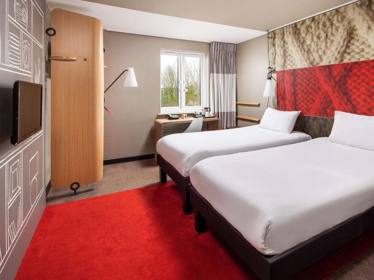 Отель Ibis Rugby East Крик Экстерьер фото