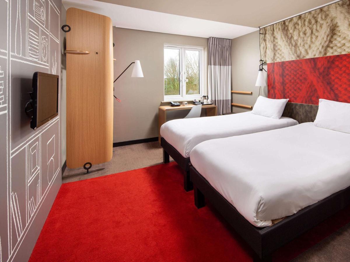 Отель Ibis Rugby East Крик Экстерьер фото