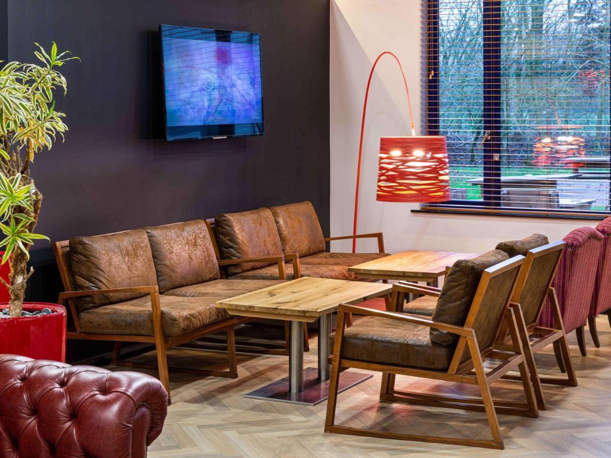 Отель Ibis Rugby East Крик Экстерьер фото