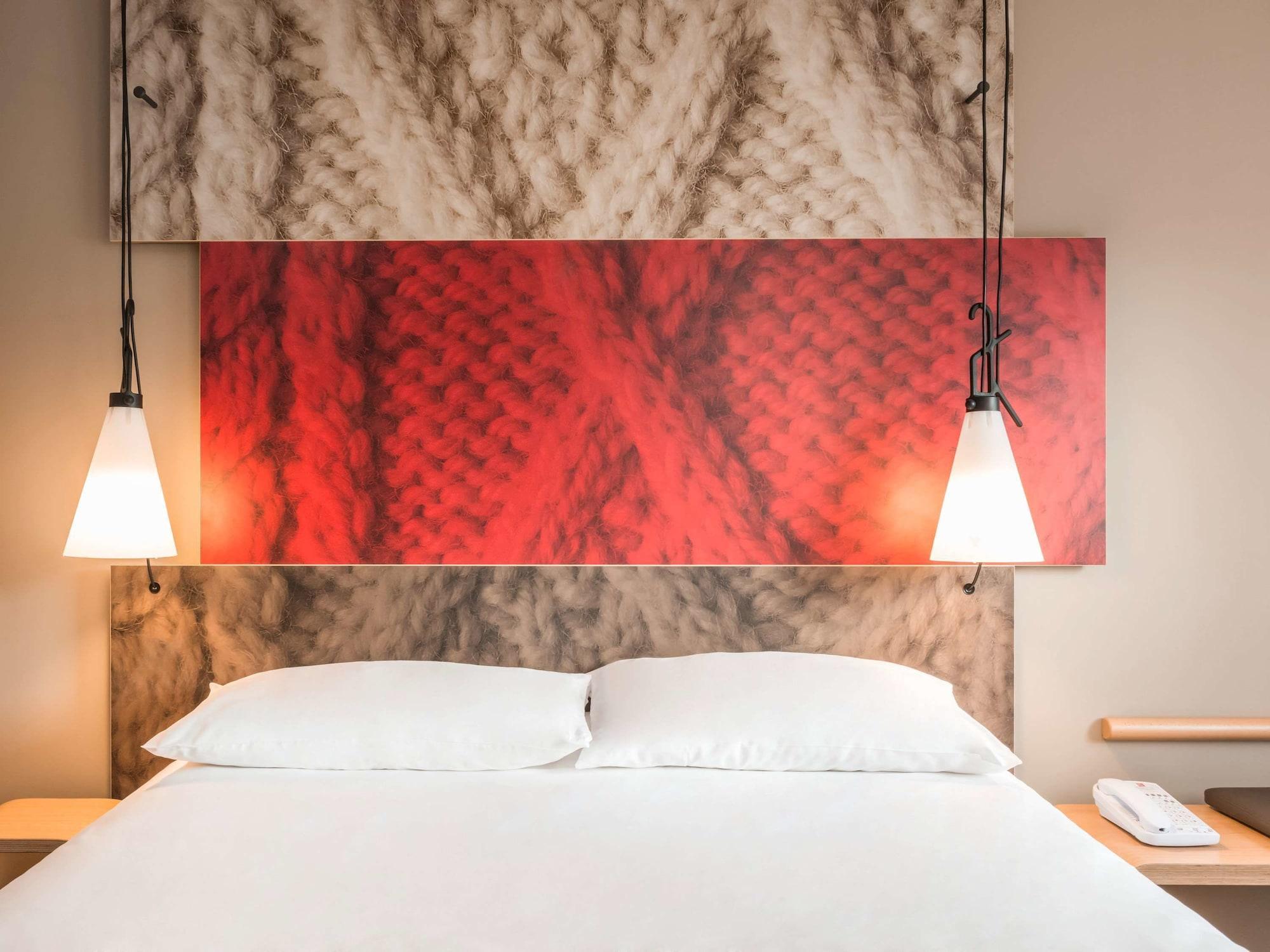 Отель Ibis Rugby East Крик Экстерьер фото