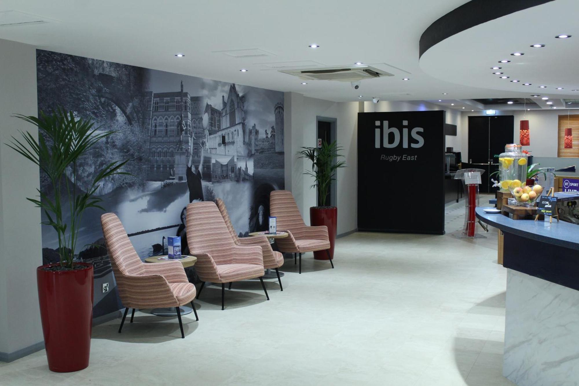 Отель Ibis Rugby East Крик Экстерьер фото