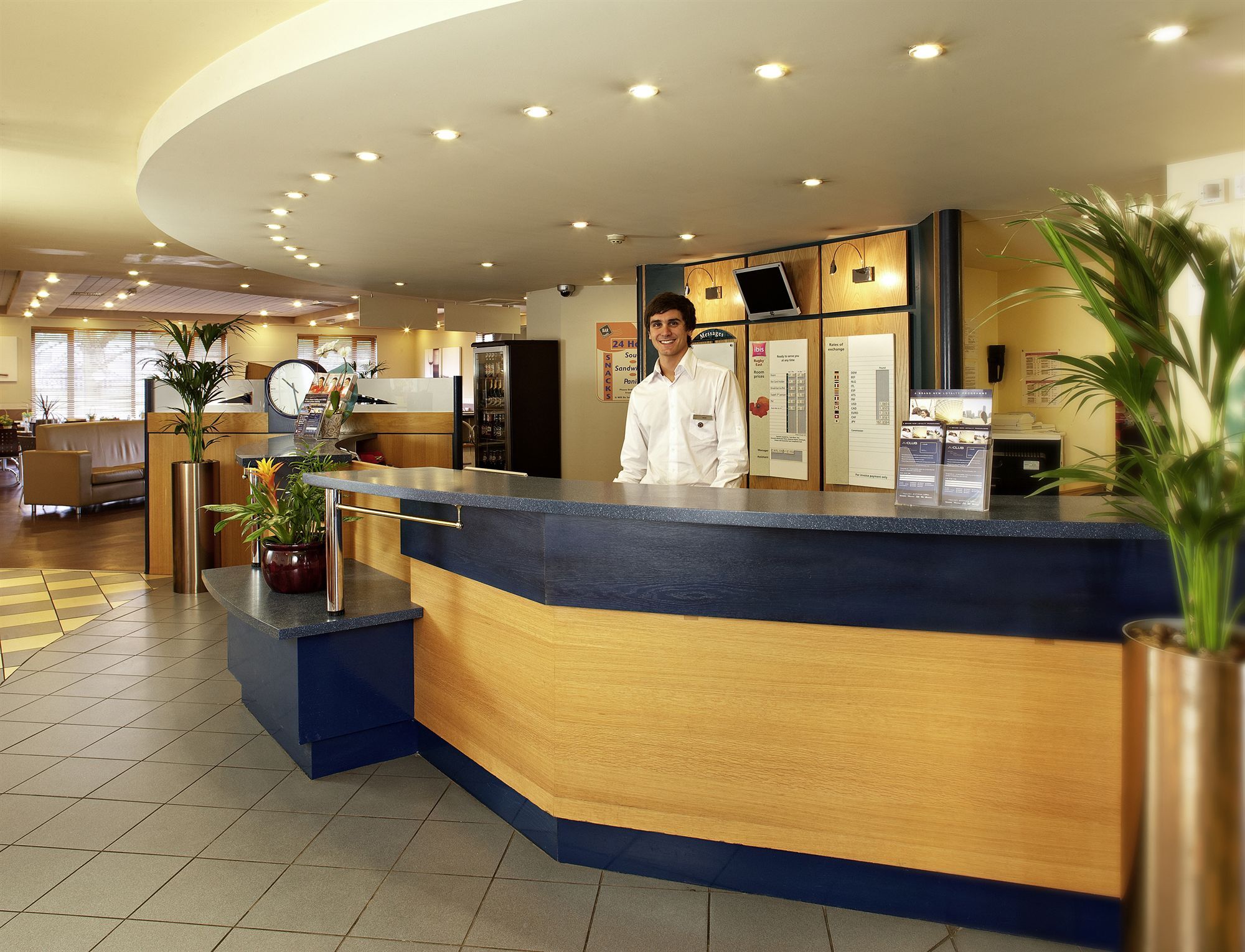 Отель Ibis Rugby East Крик Экстерьер фото