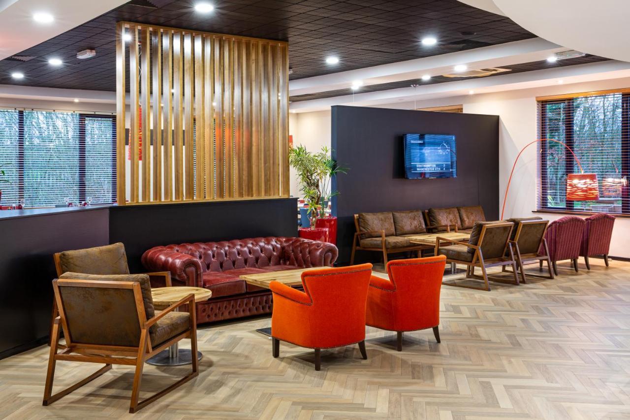 Отель Ibis Rugby East Крик Экстерьер фото