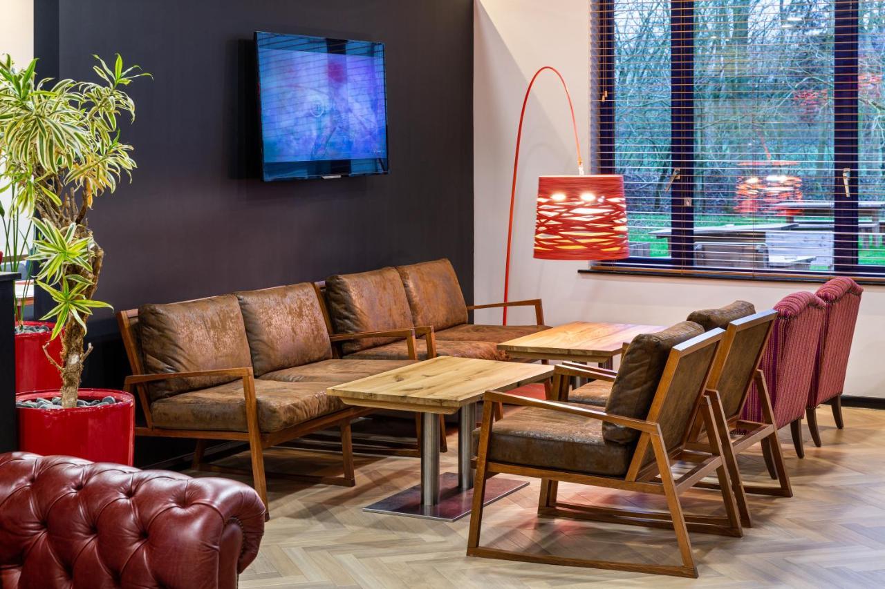 Отель Ibis Rugby East Крик Экстерьер фото
