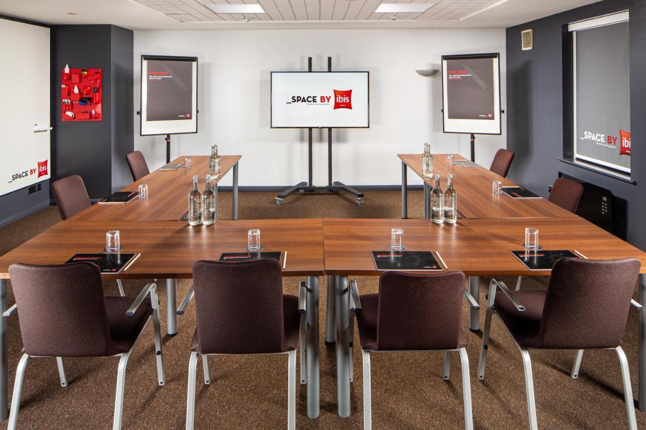Отель Ibis Rugby East Крик Экстерьер фото